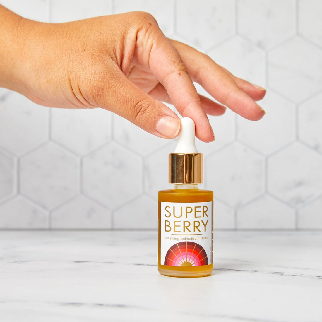 SUPER BERRY renewing antioxidant serum